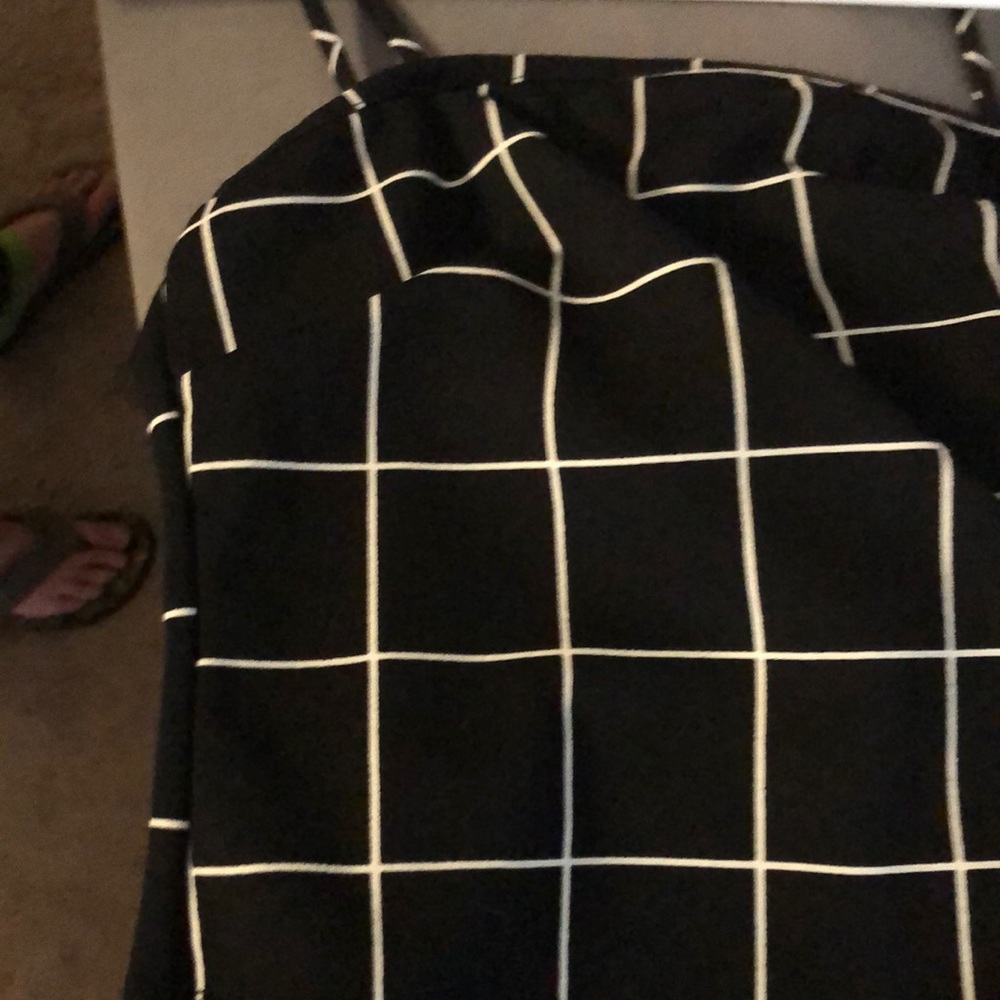This is a Adara cropped black and white tank top great durable material